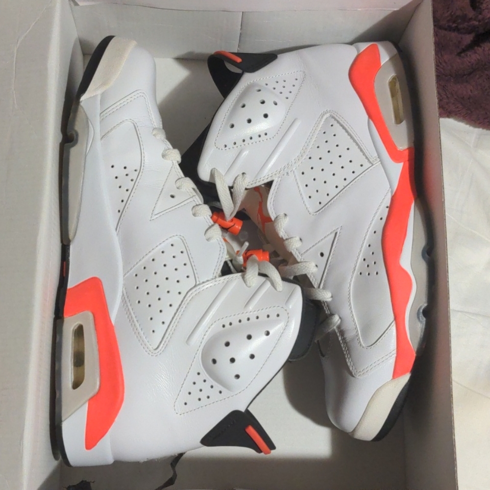 Jordan 6 white inflated sz 11.5